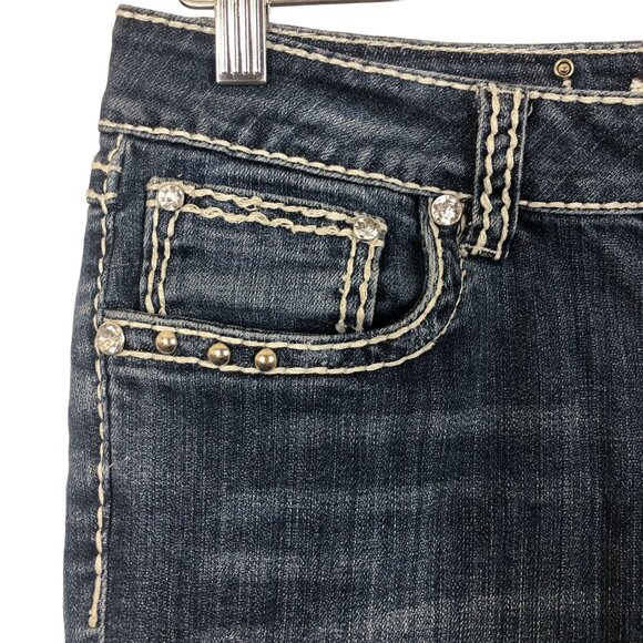 L.A. Idol Denim Capris Sz 9 Jrs Low Rise Dark Wash Flap Pockets Embellished - Picture 6 of 13